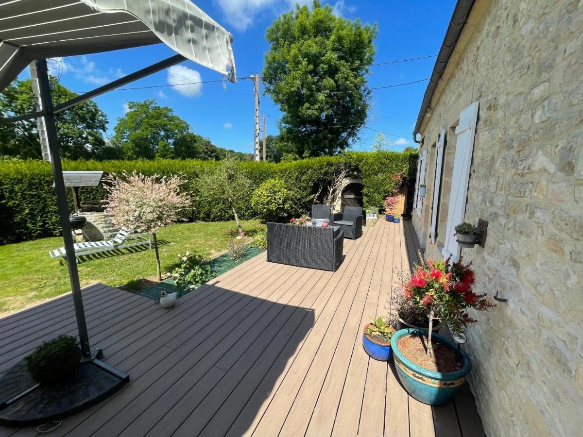 Bed and Breakfast Le Doux Refuge Esquay-sur-Seulles Esterno foto